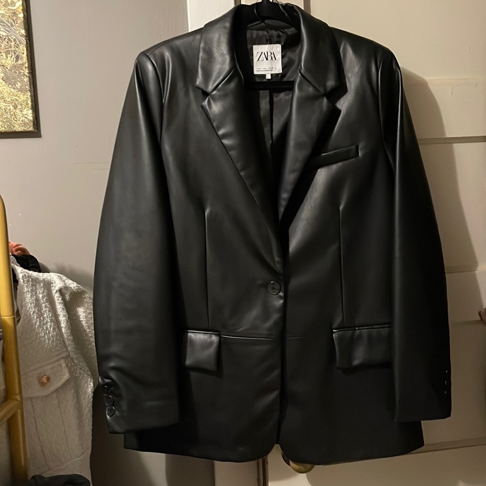 LEATHER-LIKE ZARA BLAZER